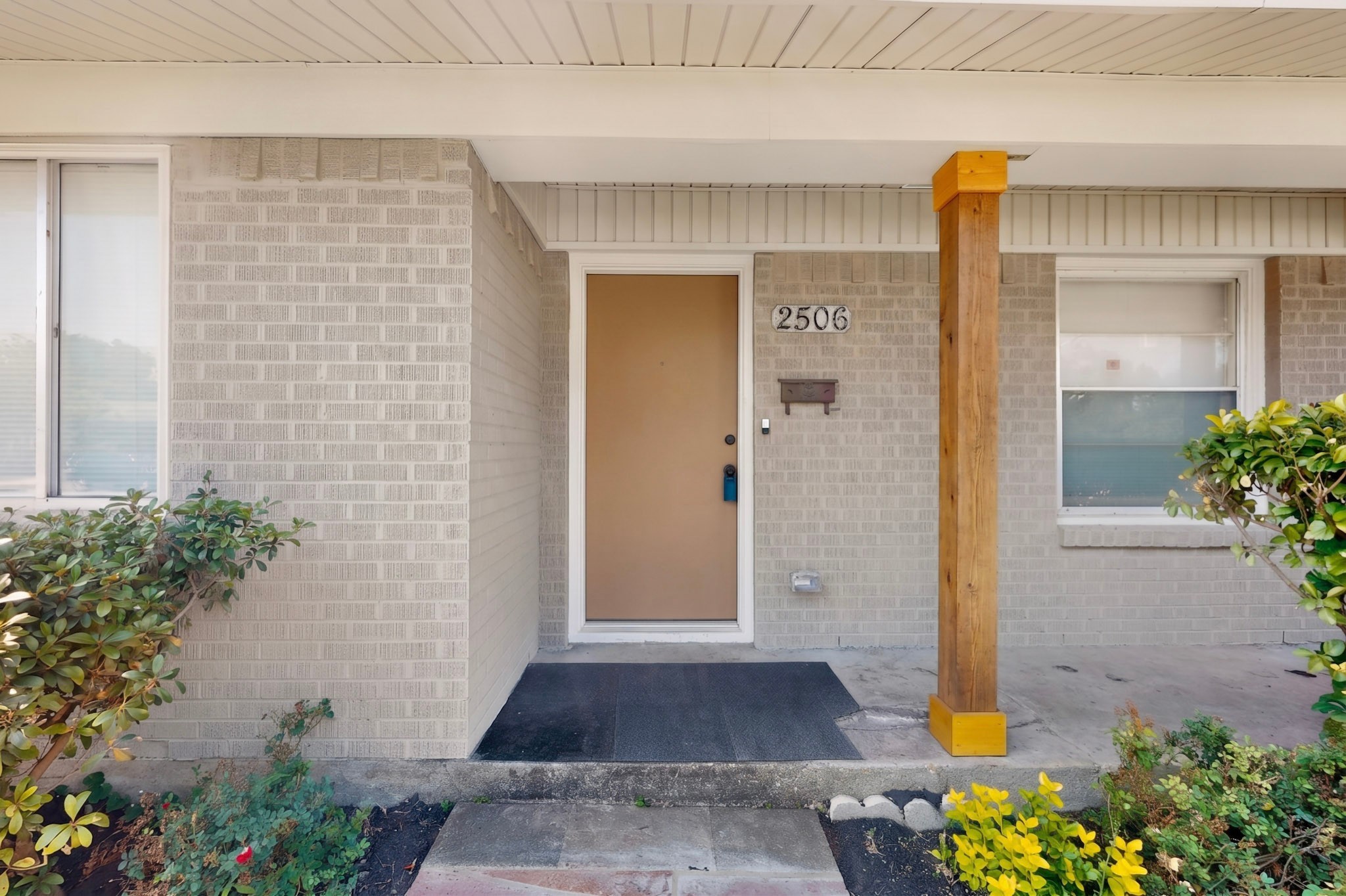2506 Hillsboro Avenue Dallas TX 75228