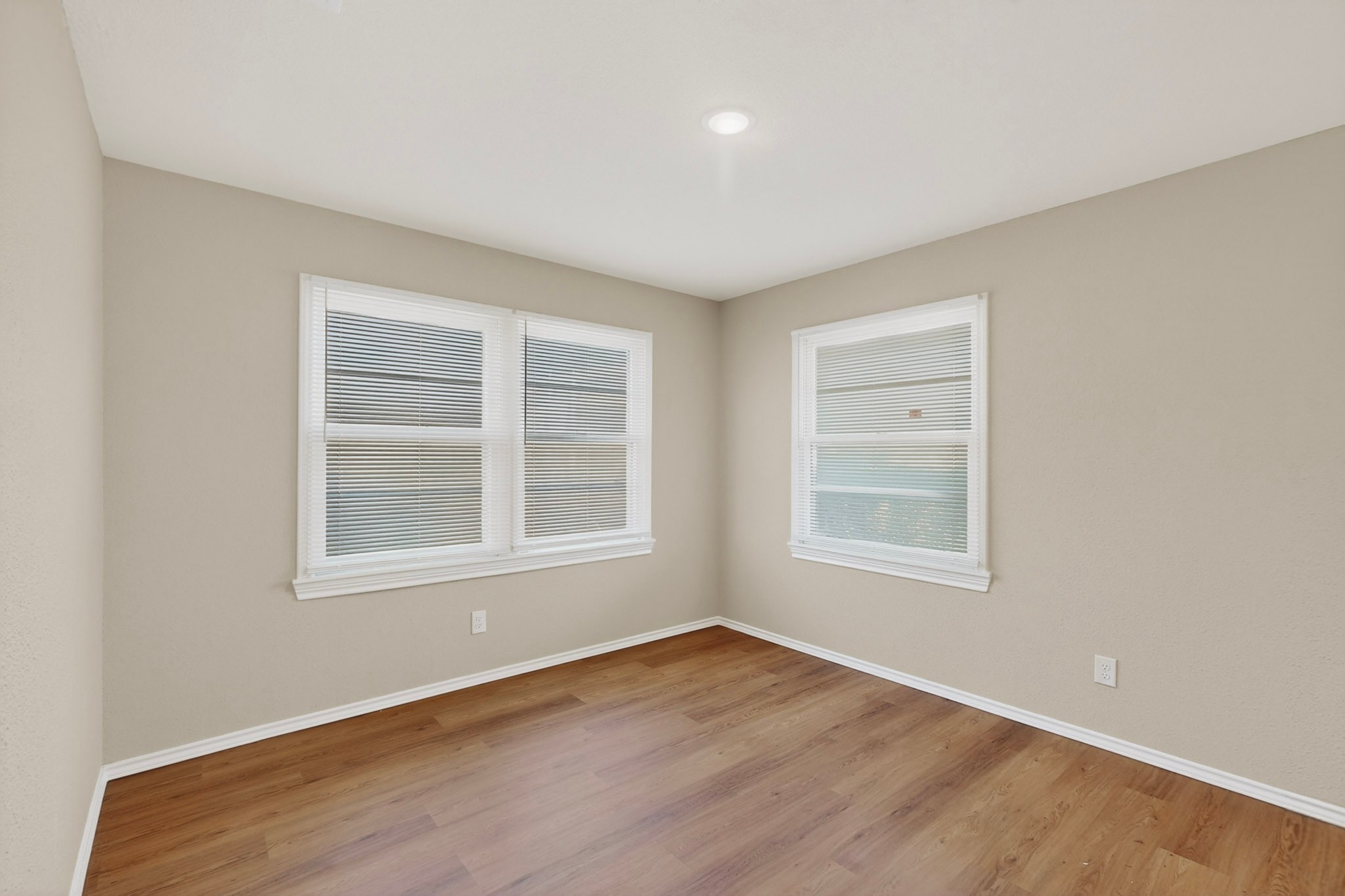 2506 Hillsboro Avenue Dallas TX 75228