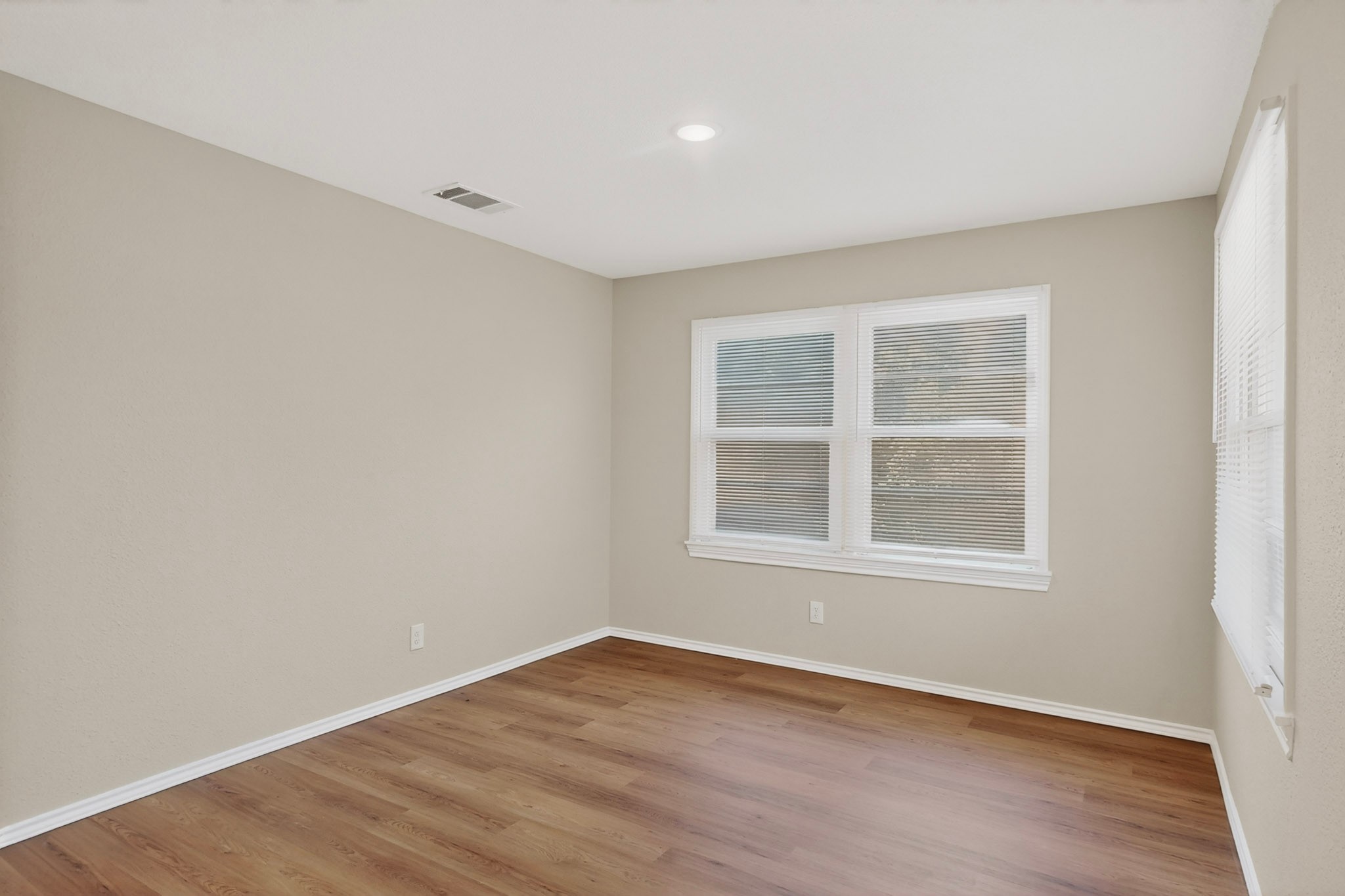 2506 Hillsboro Avenue Dallas TX 75228