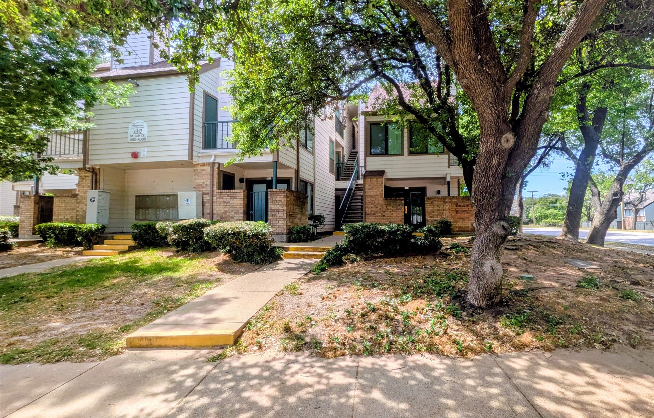 2312 Balsam Drive Arlington TX 76006