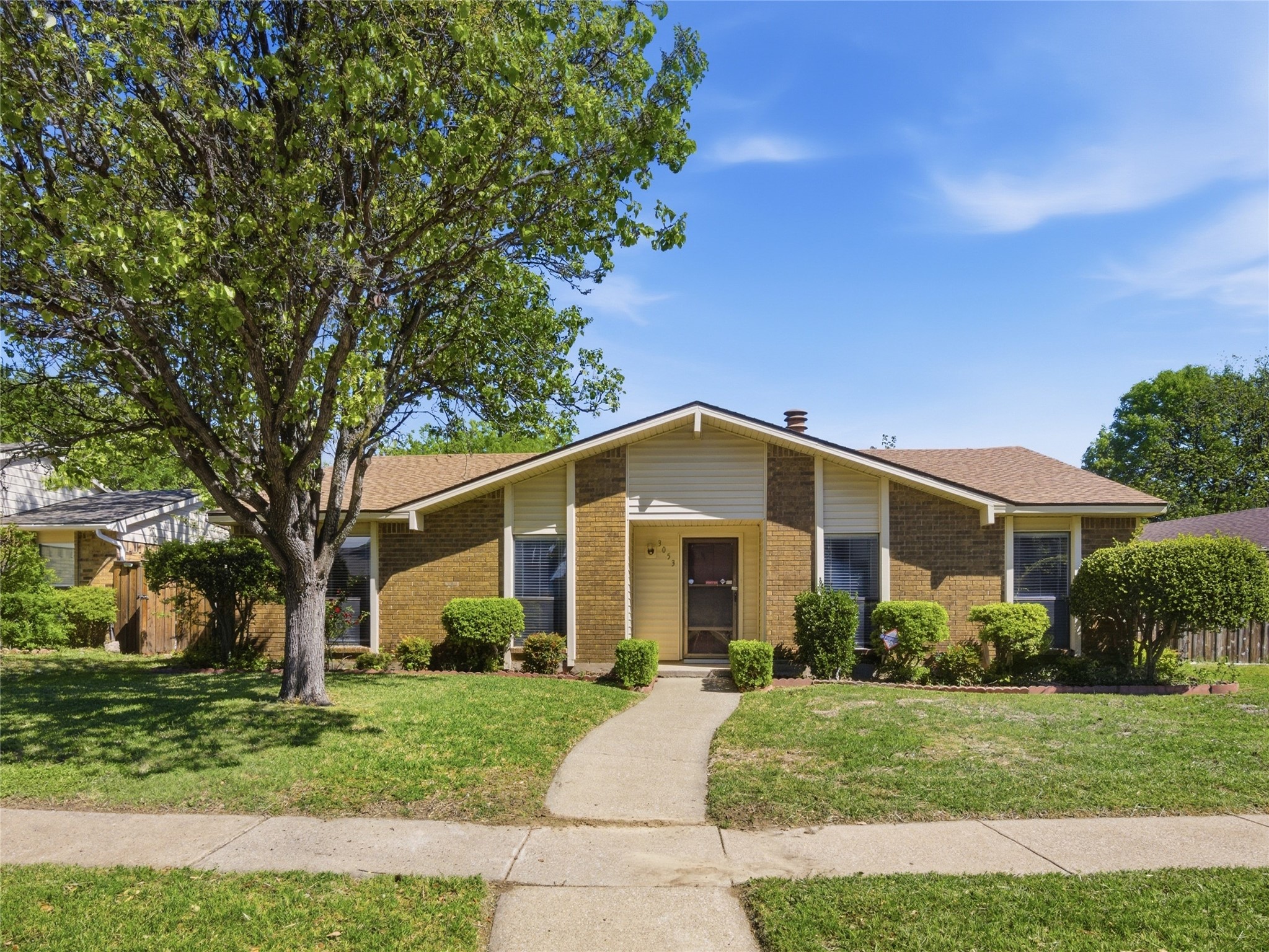 3053 Villa Sur Trail Dallas TX 75228