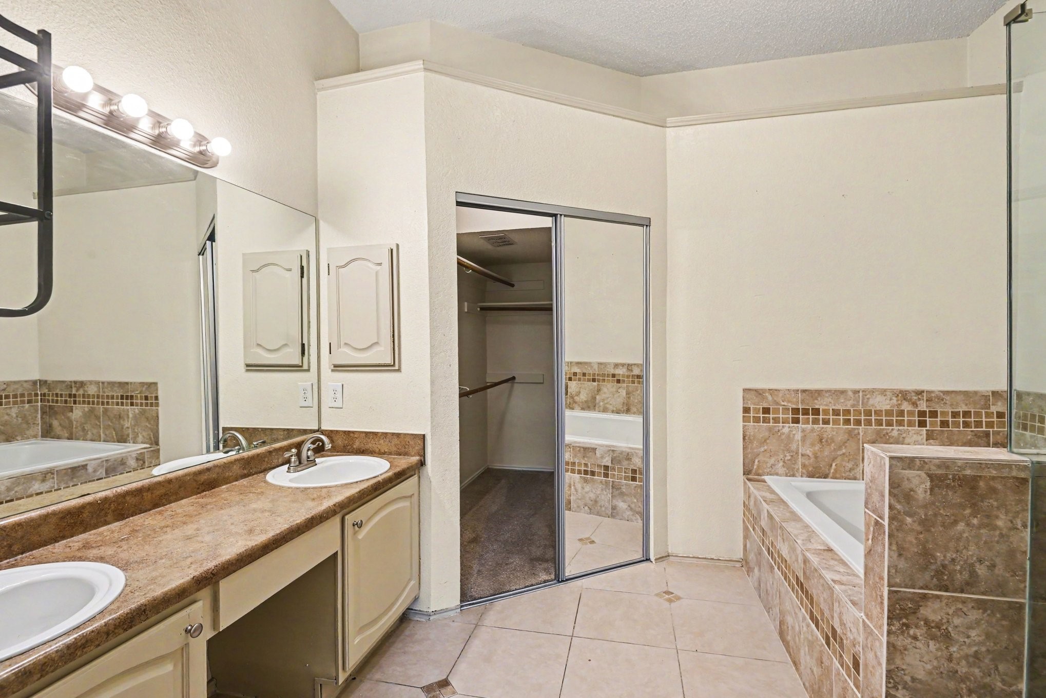 6940 Cheswick Drive North Richland Hills TX 76182