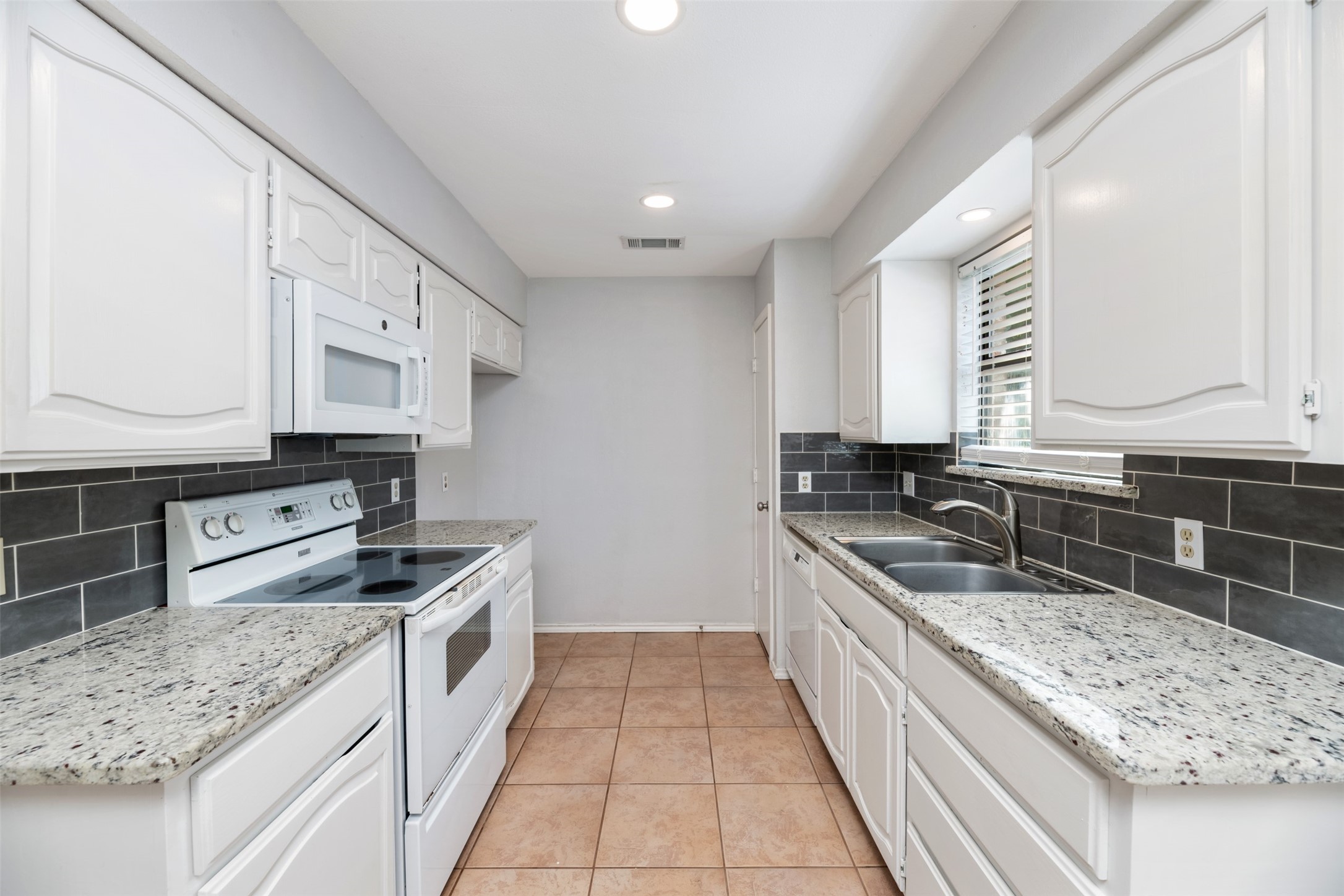 6433 Westridge Drive Watauga TX 76148