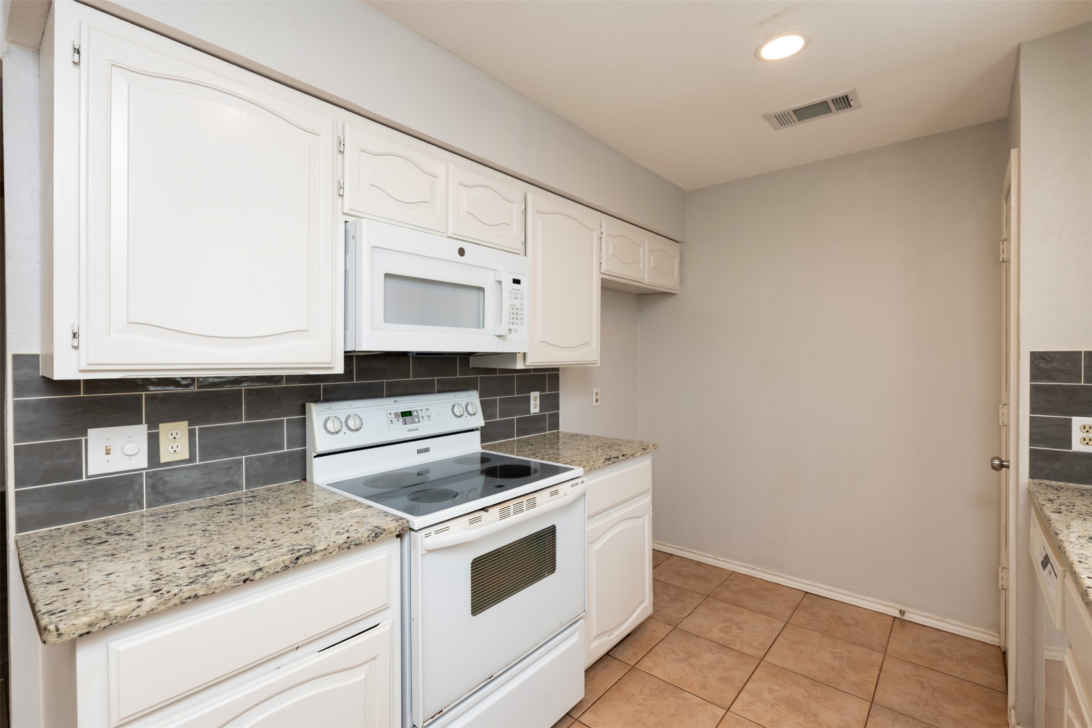 6433 Westridge Drive Watauga TX 76148