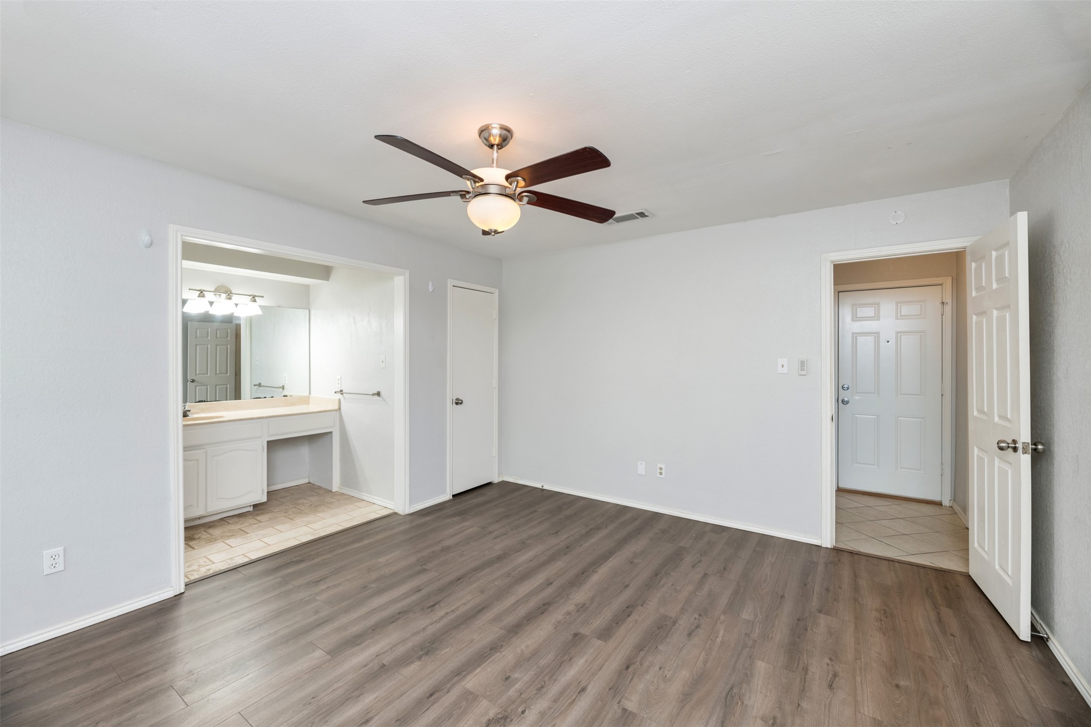 6433 Westridge Drive Watauga TX 76148