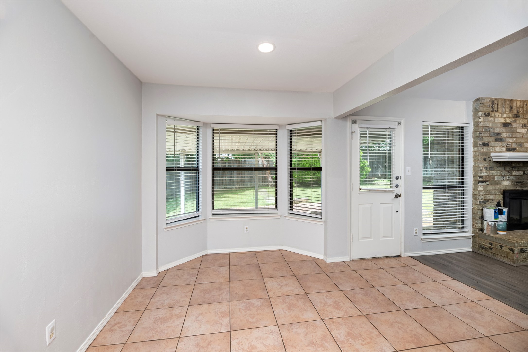 6433 Westridge Drive Watauga TX 76148