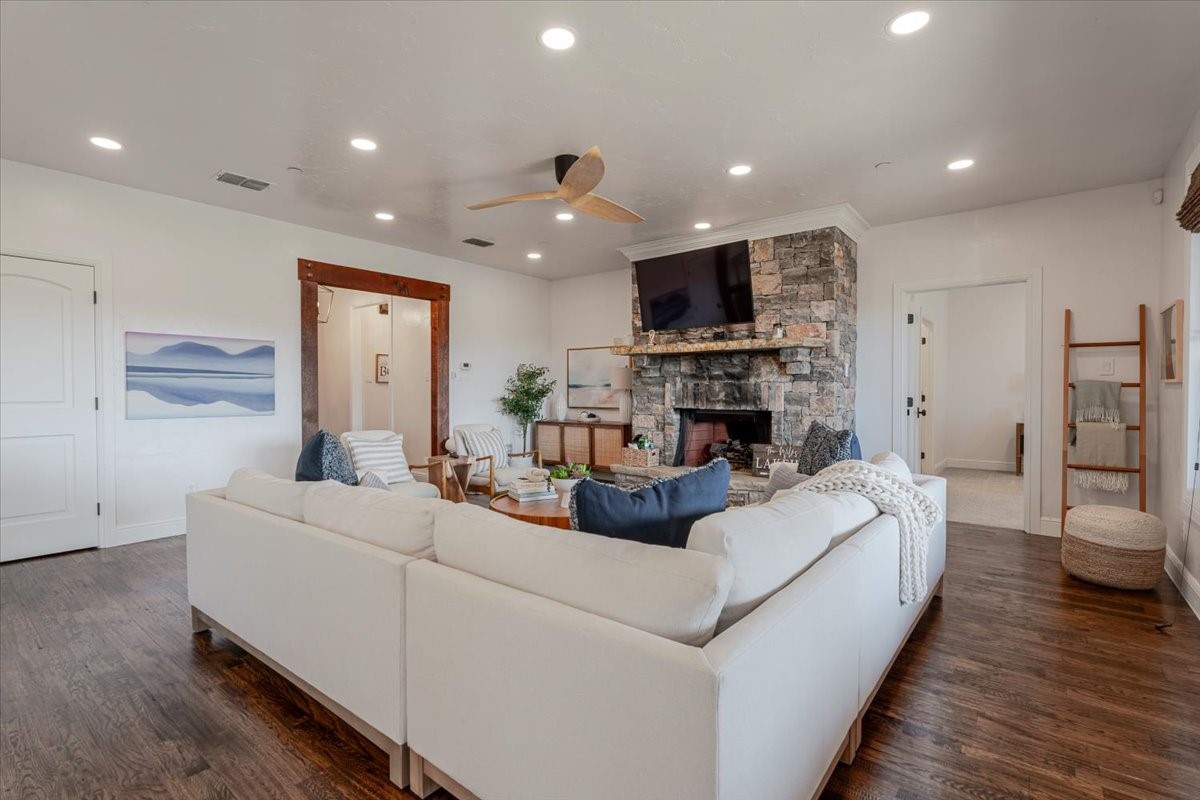 1653 Scenic Drive Graford TX 76449