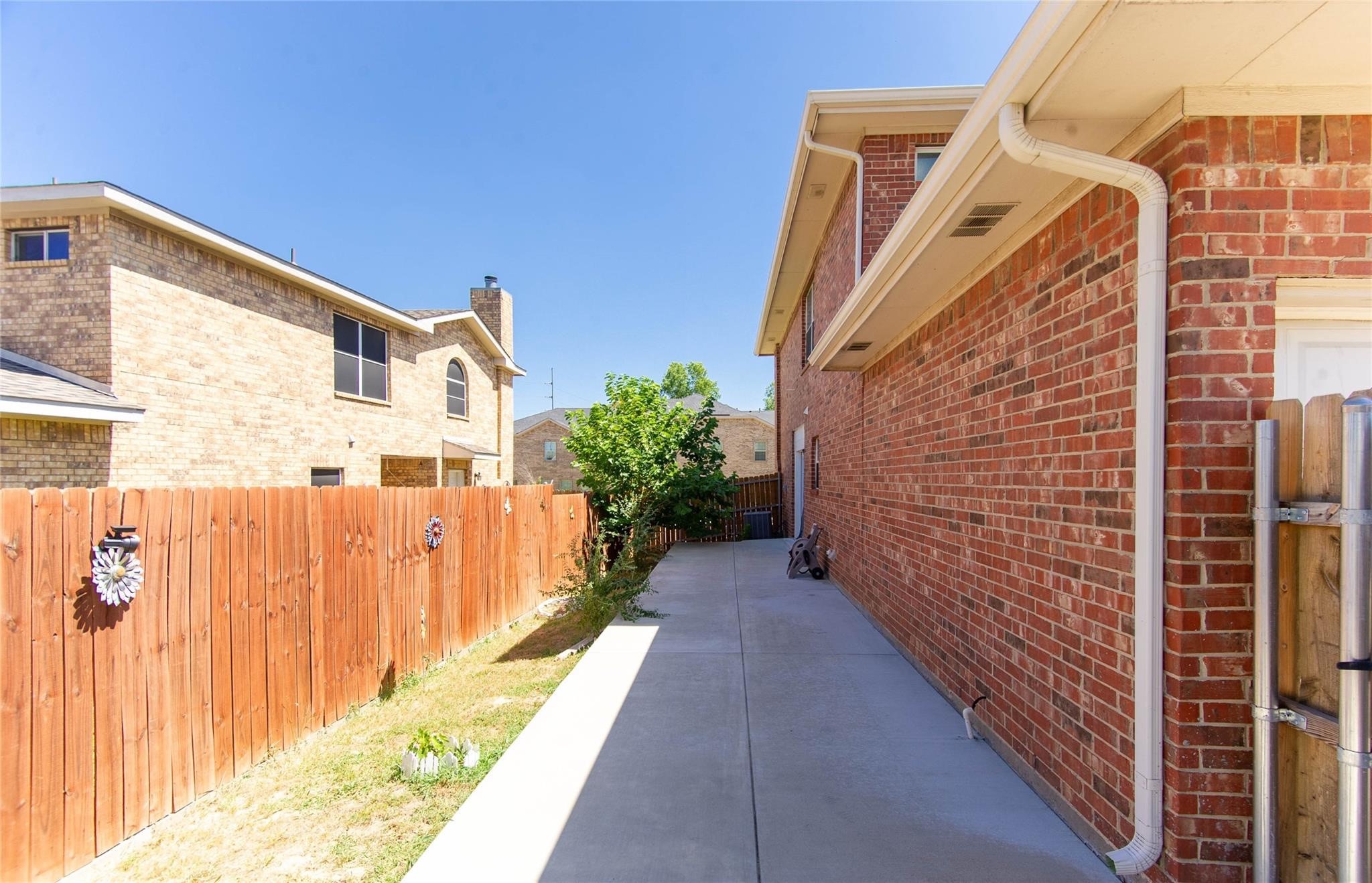 1953 Timber Oaks Drive Garland TX 75040