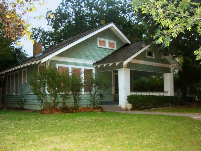 218 N Windomere Avenue Dallas TX 75208
