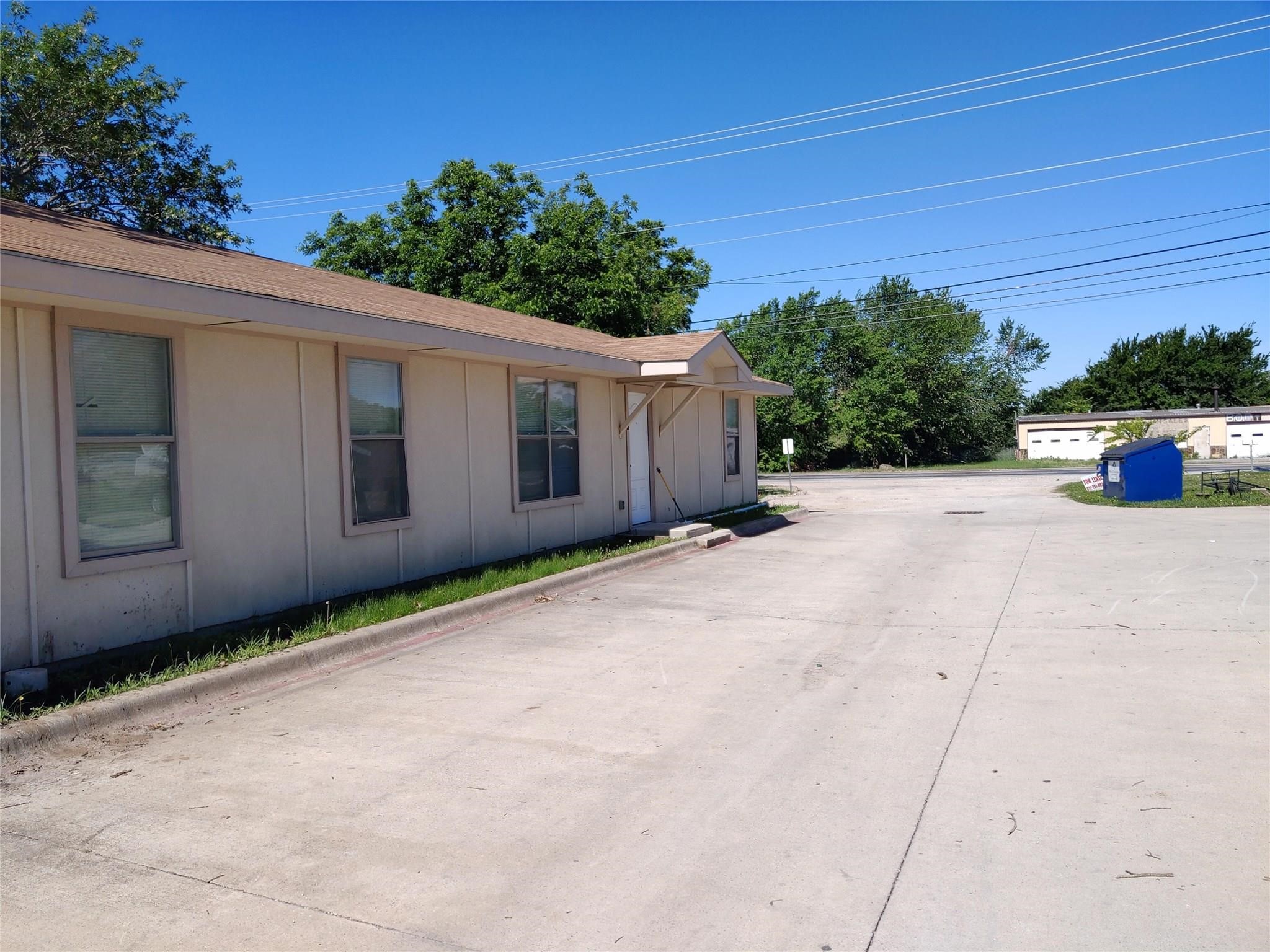 911 Highway 81 N Bowie TX 76230