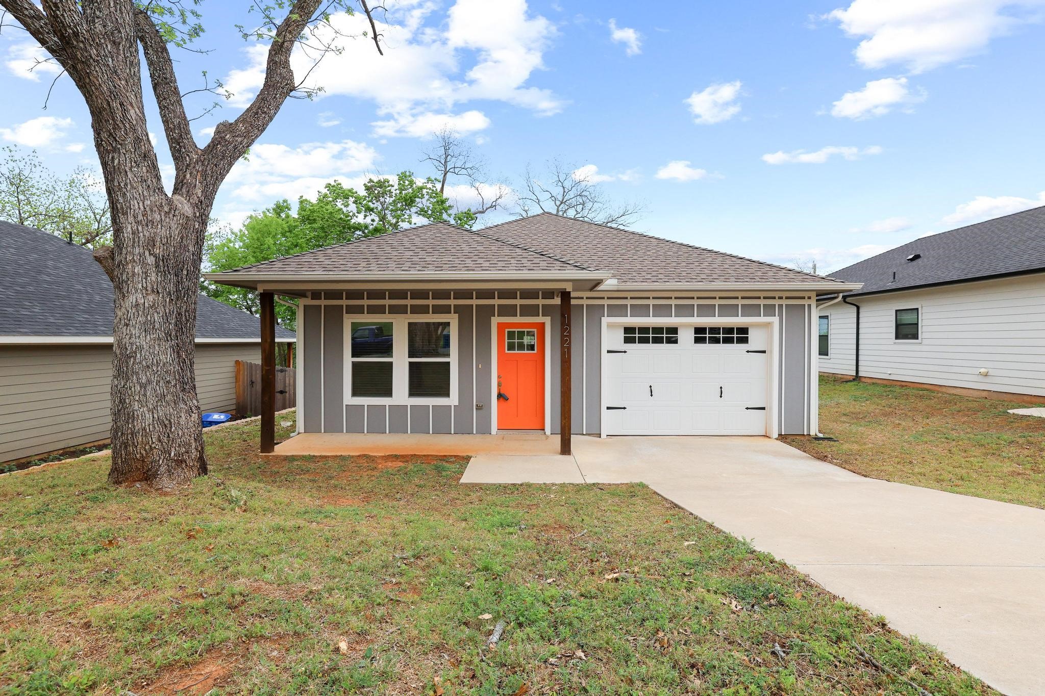 1221 W Johnson Street Denison TX 75020
