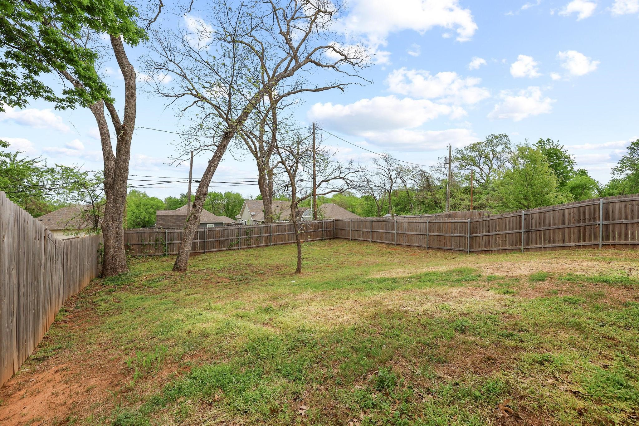 1221 W Johnson Street Denison TX 75020