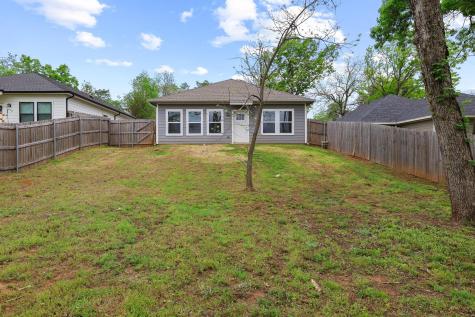 1221 W Johnson Street Denison TX 75020