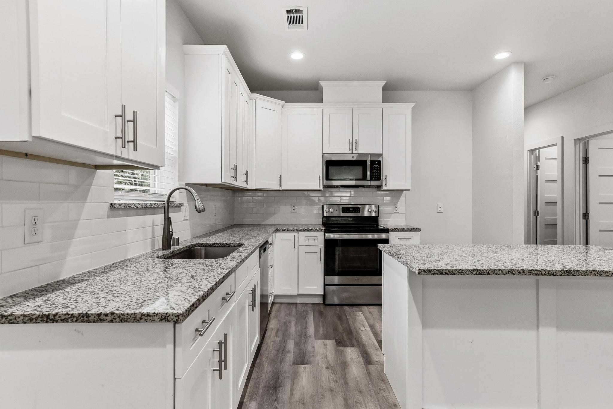 1221 W Johnson Street Denison TX 75020