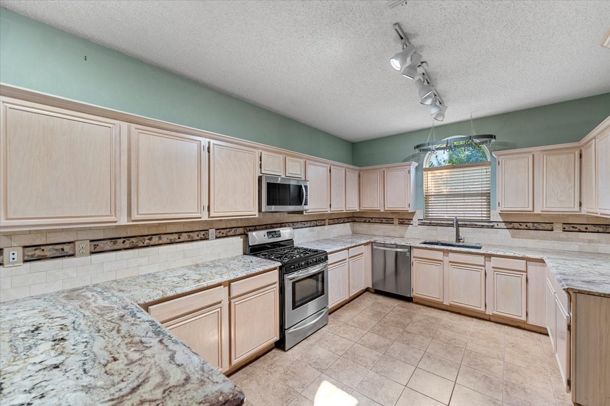 6752 Macintosh Drive Plano TX 75023