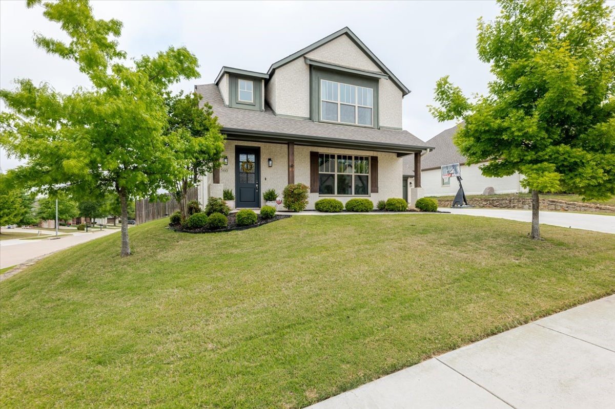 560 Inwood Street Benbrook TX 76126