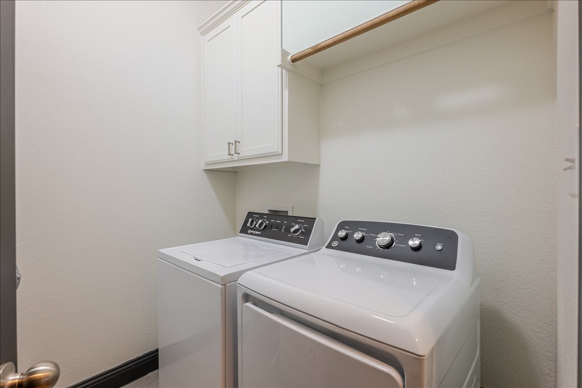 560 Inwood Street Benbrook TX 76126