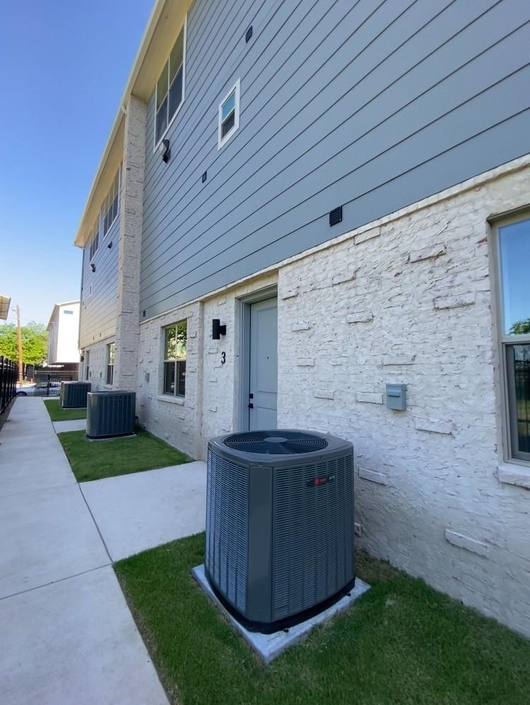 3230 Elihu Street Dallas TX 75210