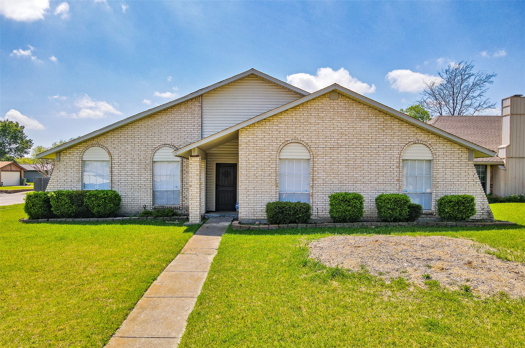 5231 Barcelona Drive Garland TX 75043