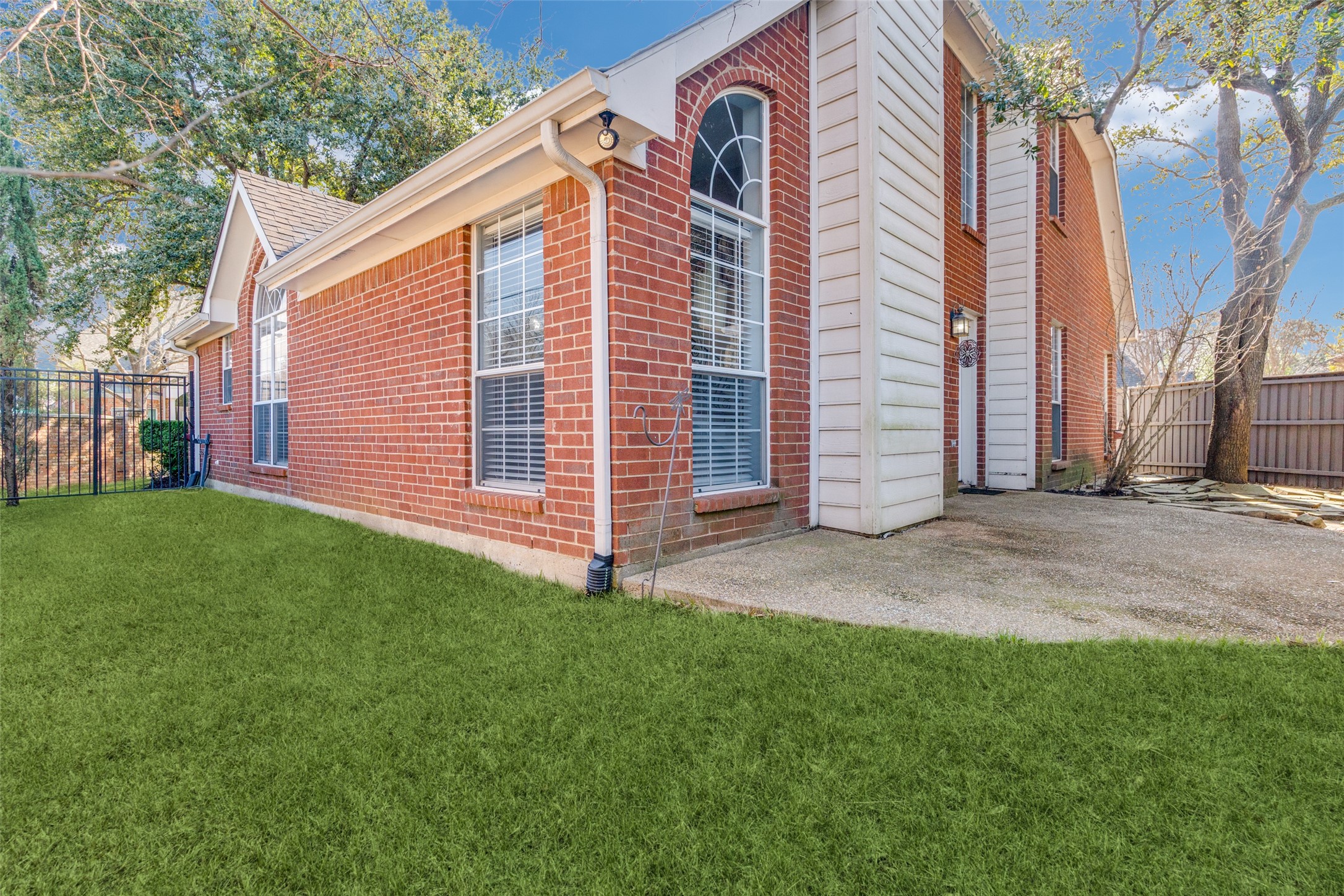 2655 Lakeforest Court Dallas TX 75214