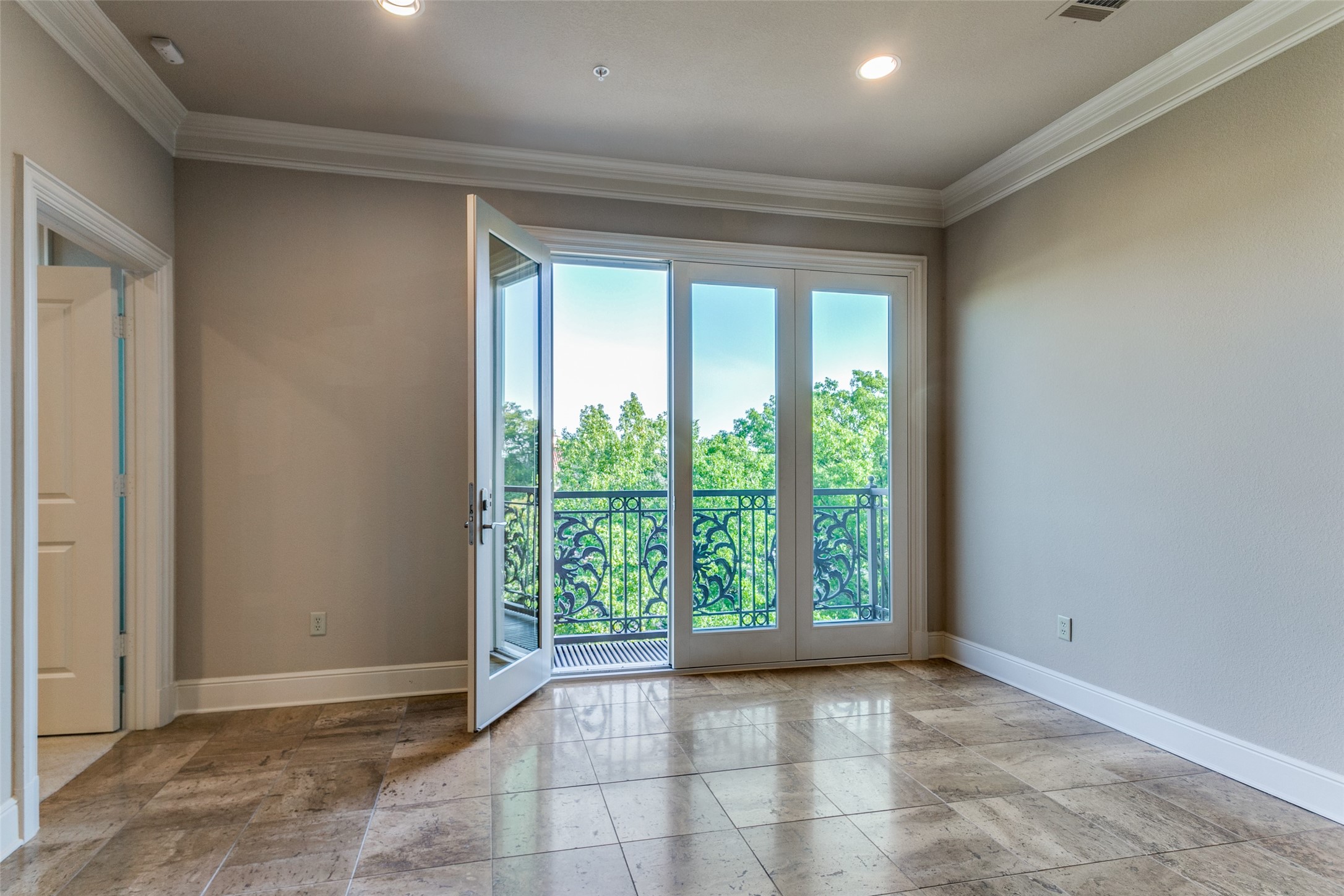 4240 Prescott Avenue Dallas TX 75219