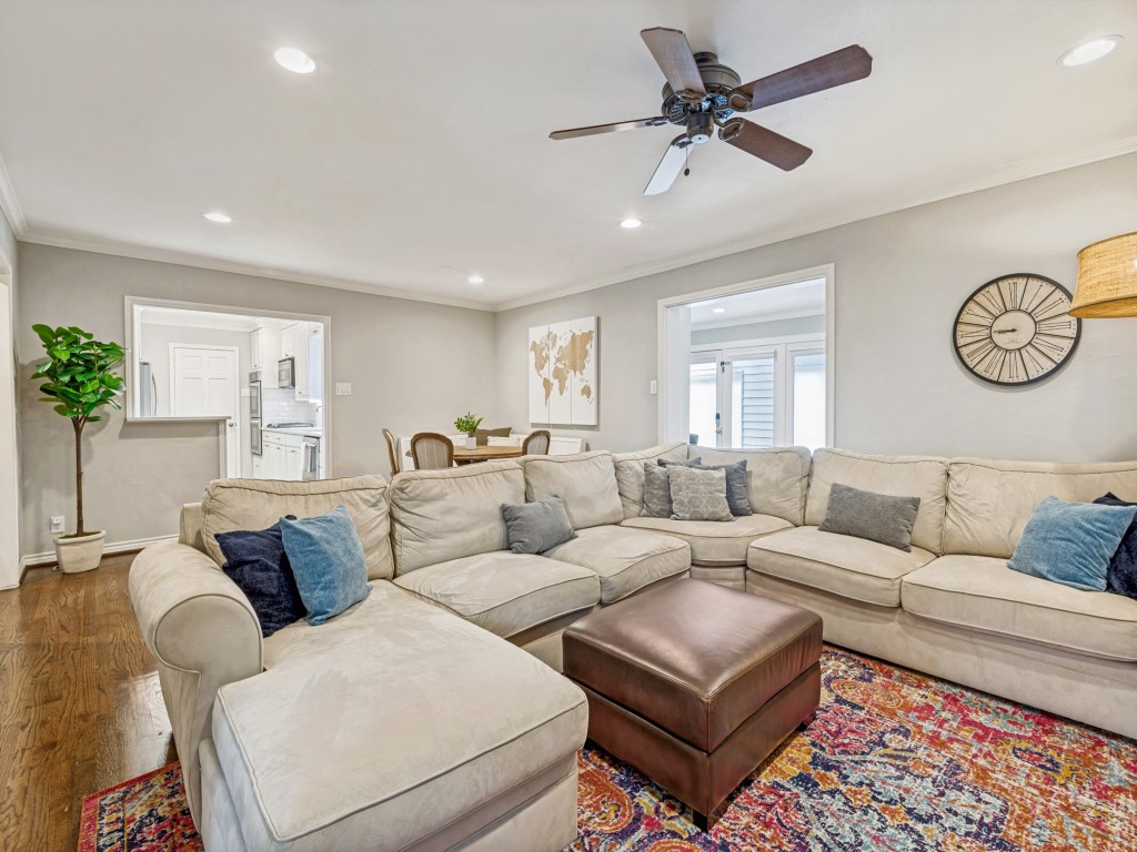 4556 Belclaire Avenue Highland Park TX 75205