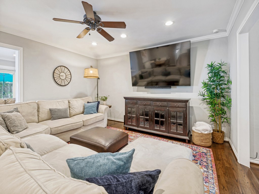 4556 Belclaire Avenue Highland Park TX 75205