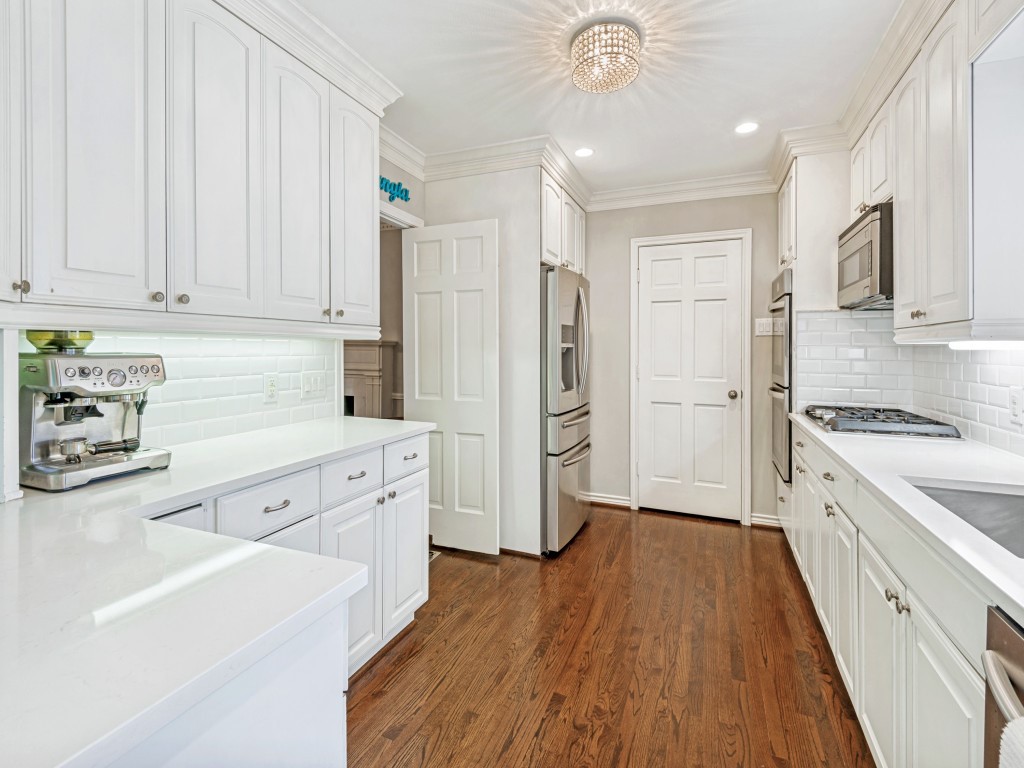 4556 Belclaire Avenue Highland Park TX 75205