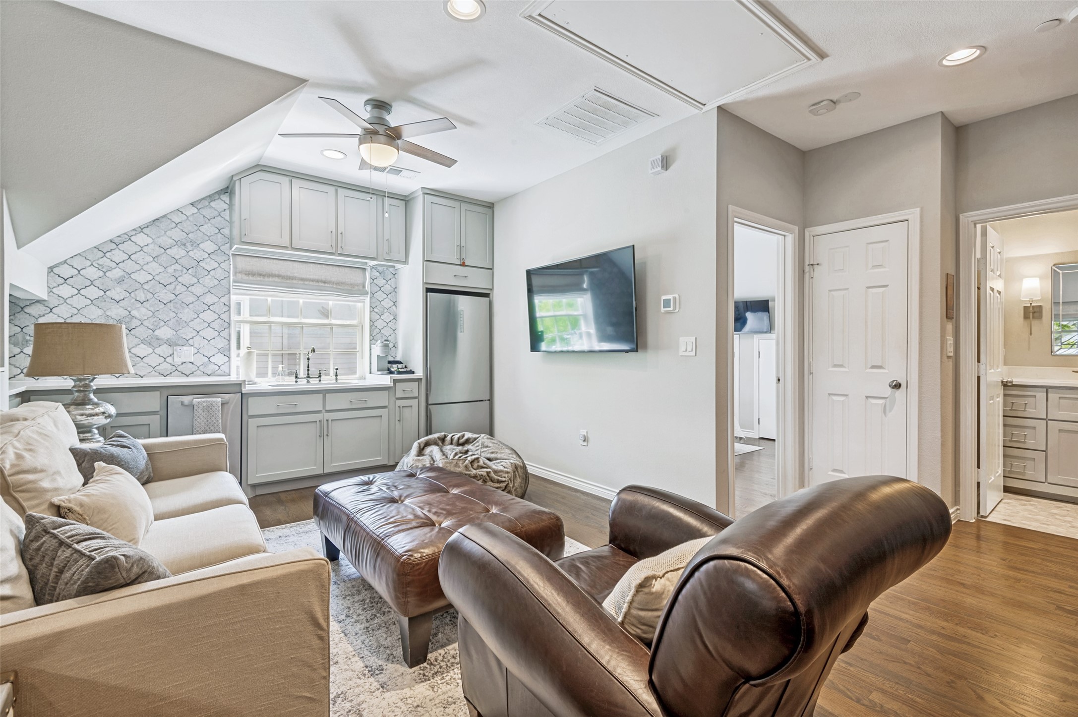 4556 Belclaire Avenue Highland Park TX 75205