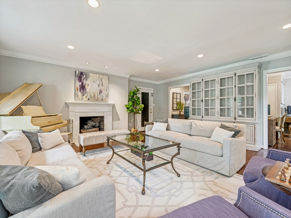 4556 Belclaire Avenue Highland Park TX 75205