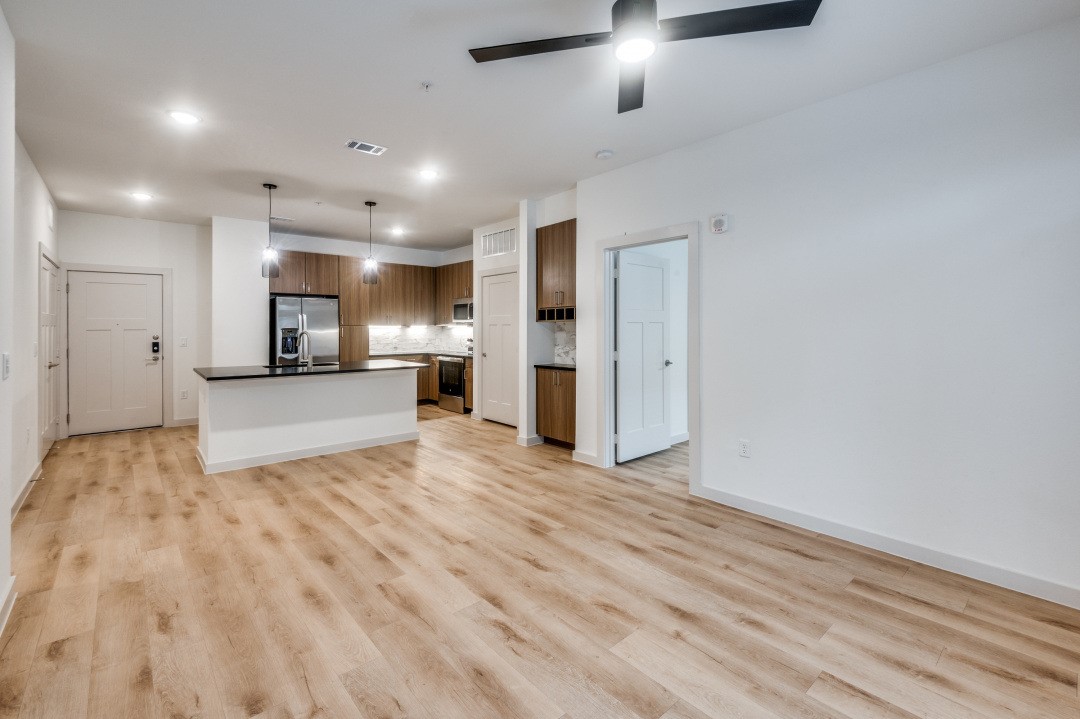 512 N Ewing Avenue Dallas TX 75203