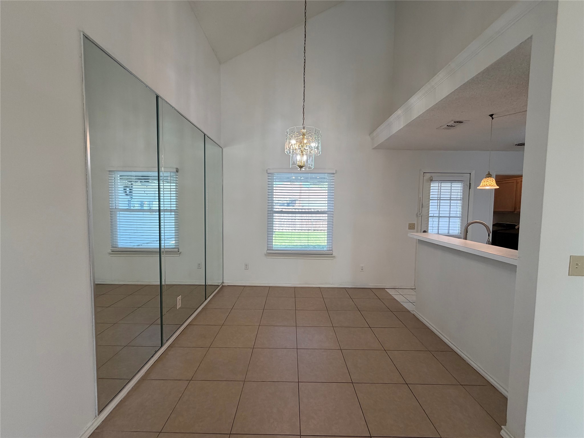 805 Hillbrooke Drive Arlington TX 76001