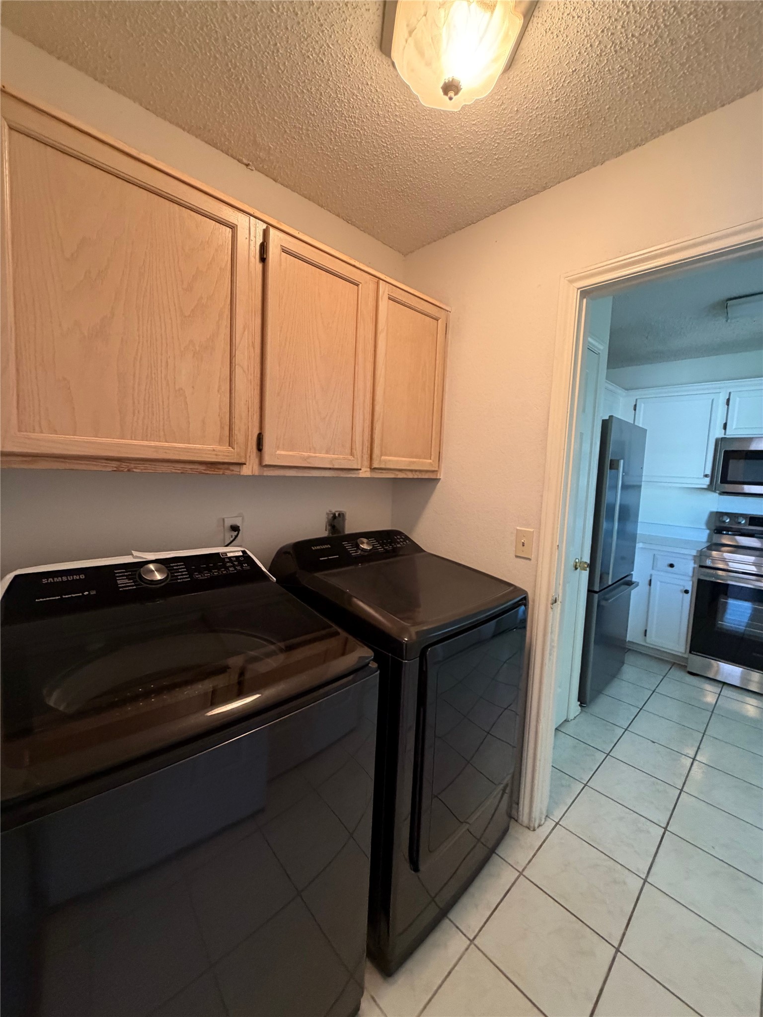 805 Hillbrooke Drive Arlington TX 76001