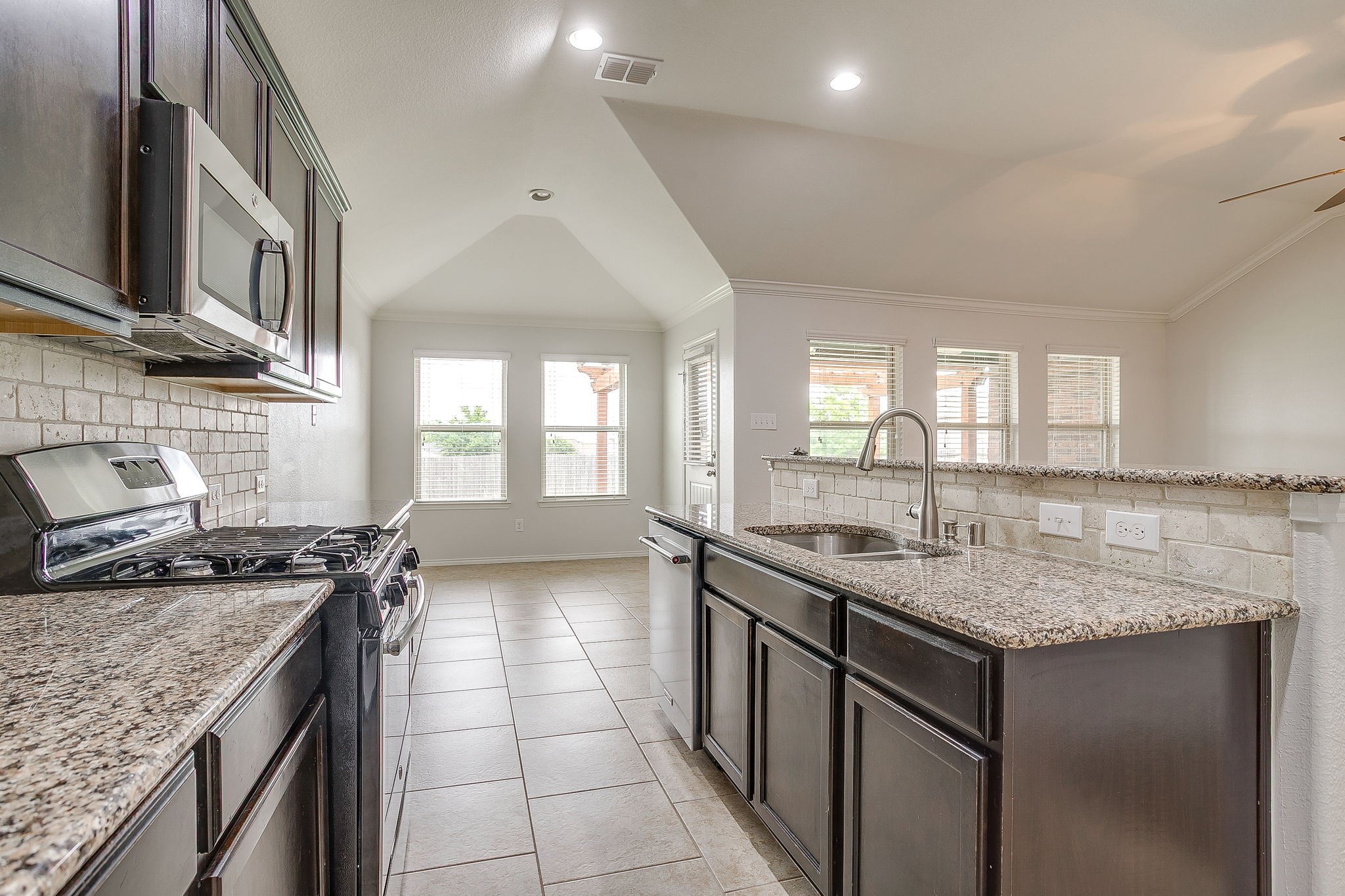 357 Coral Vine Lane Burleson TX 76028