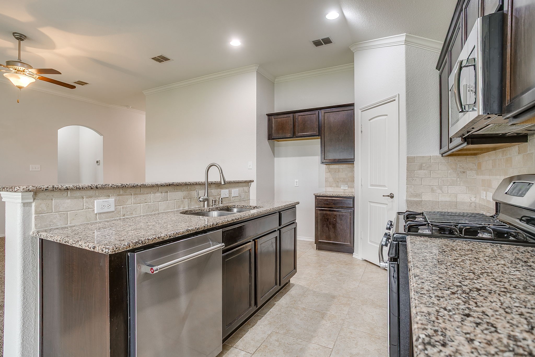 357 Coral Vine Lane Burleson TX 76028