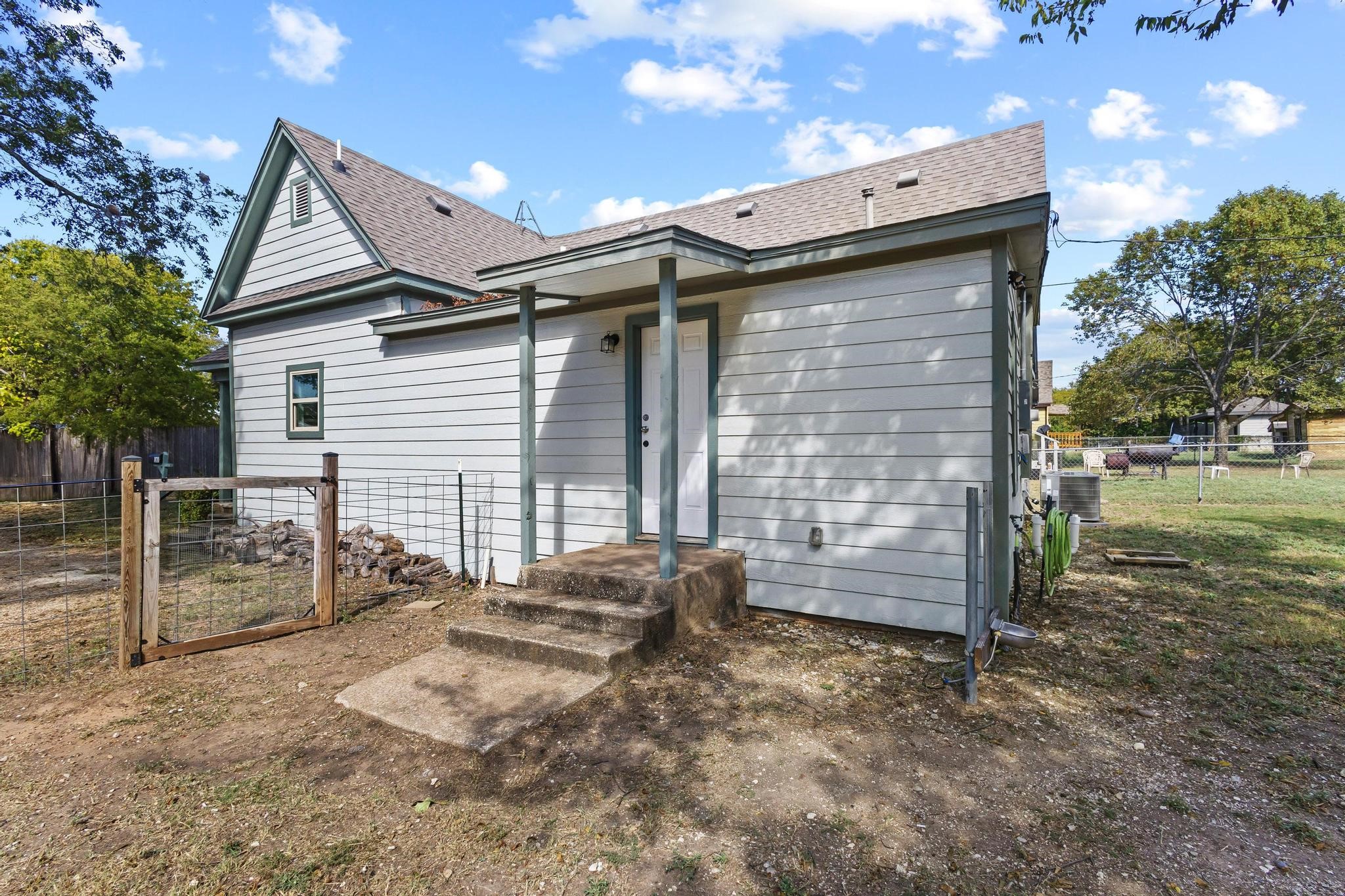 108 Holcombville Road Tom Bean TX 75489