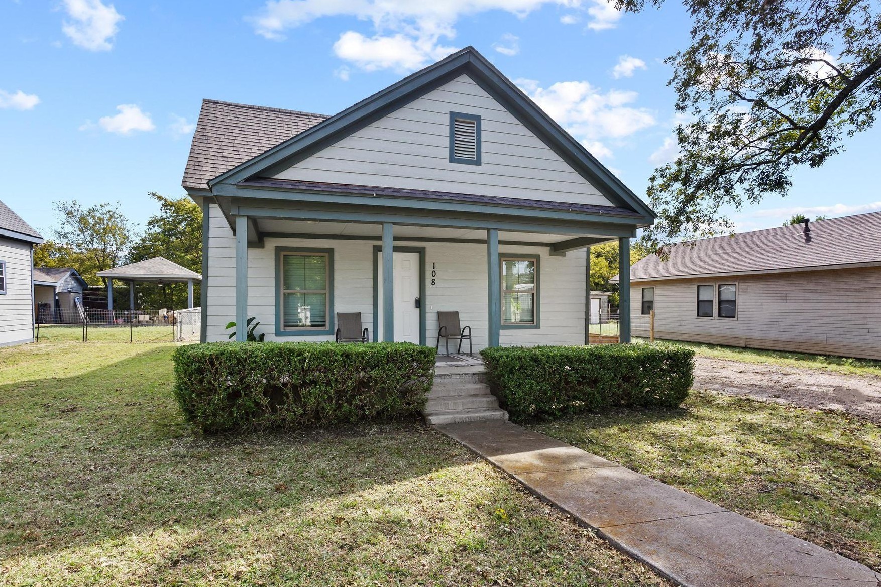 108 Holcombville Road Tom Bean TX 75489