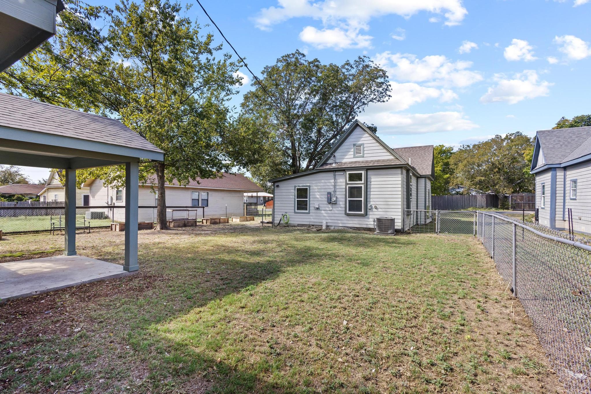 108 Holcombville Road Tom Bean TX 75489