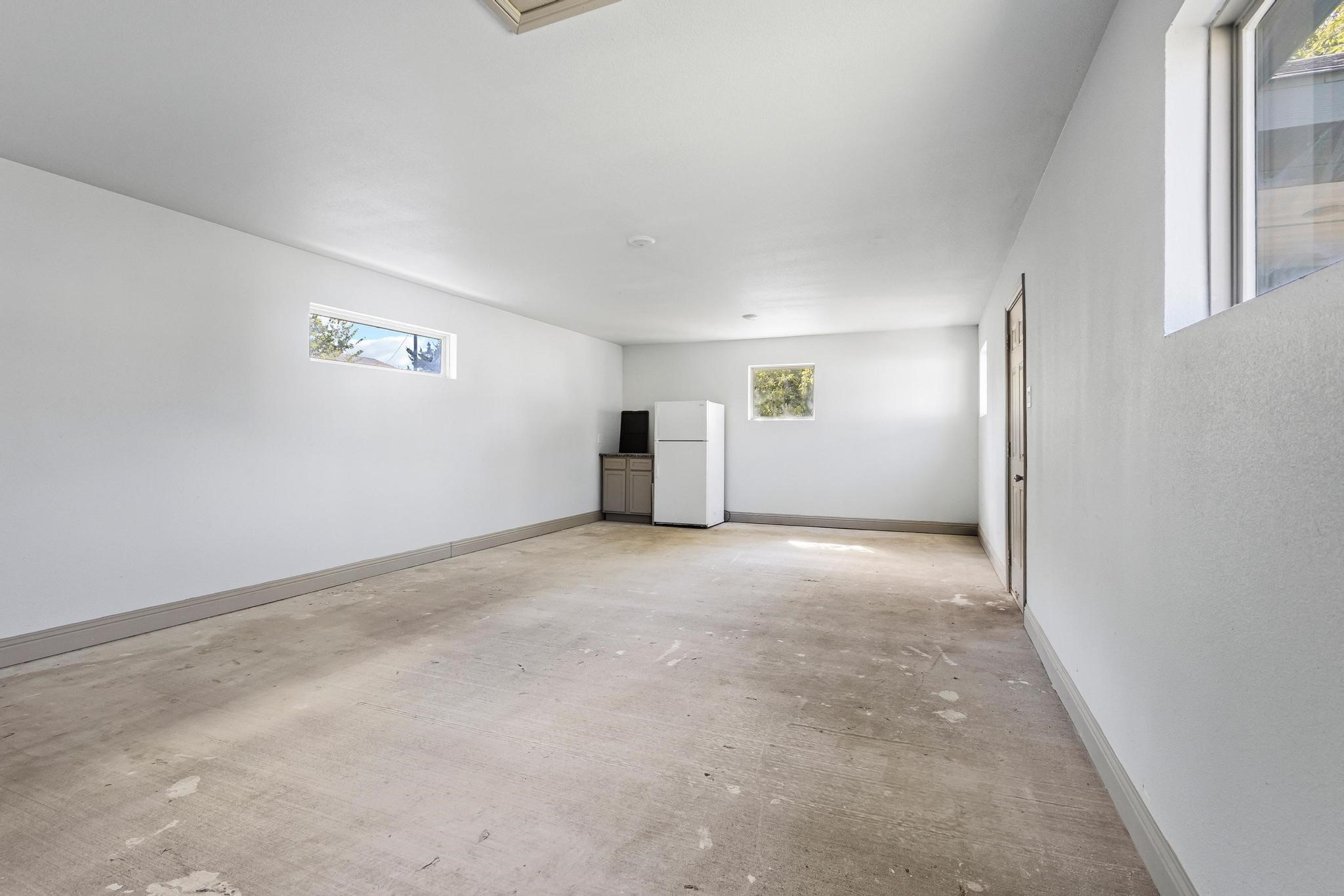 108 Holcombville Road Tom Bean TX 75489
