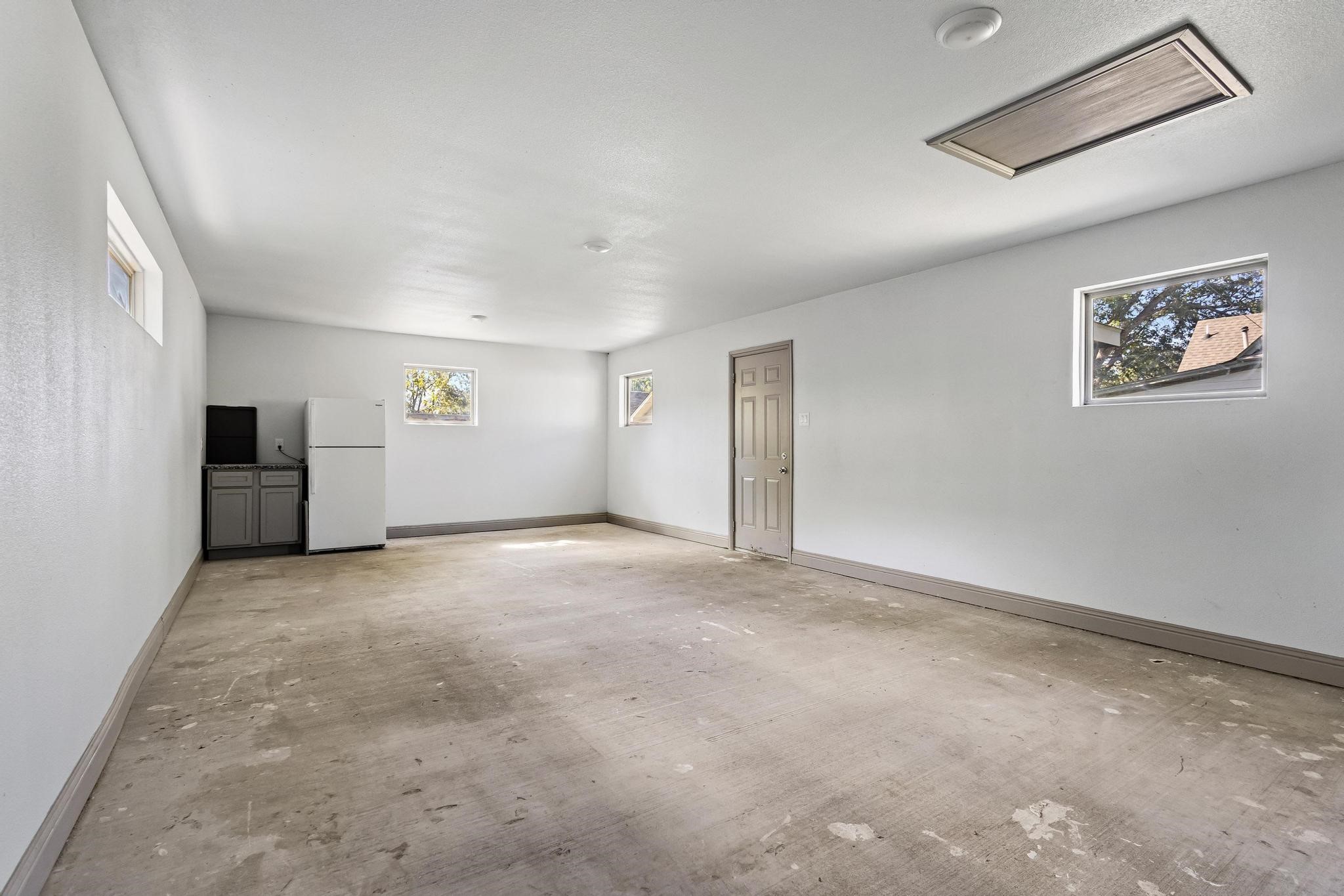 108 Holcombville Road Tom Bean TX 75489