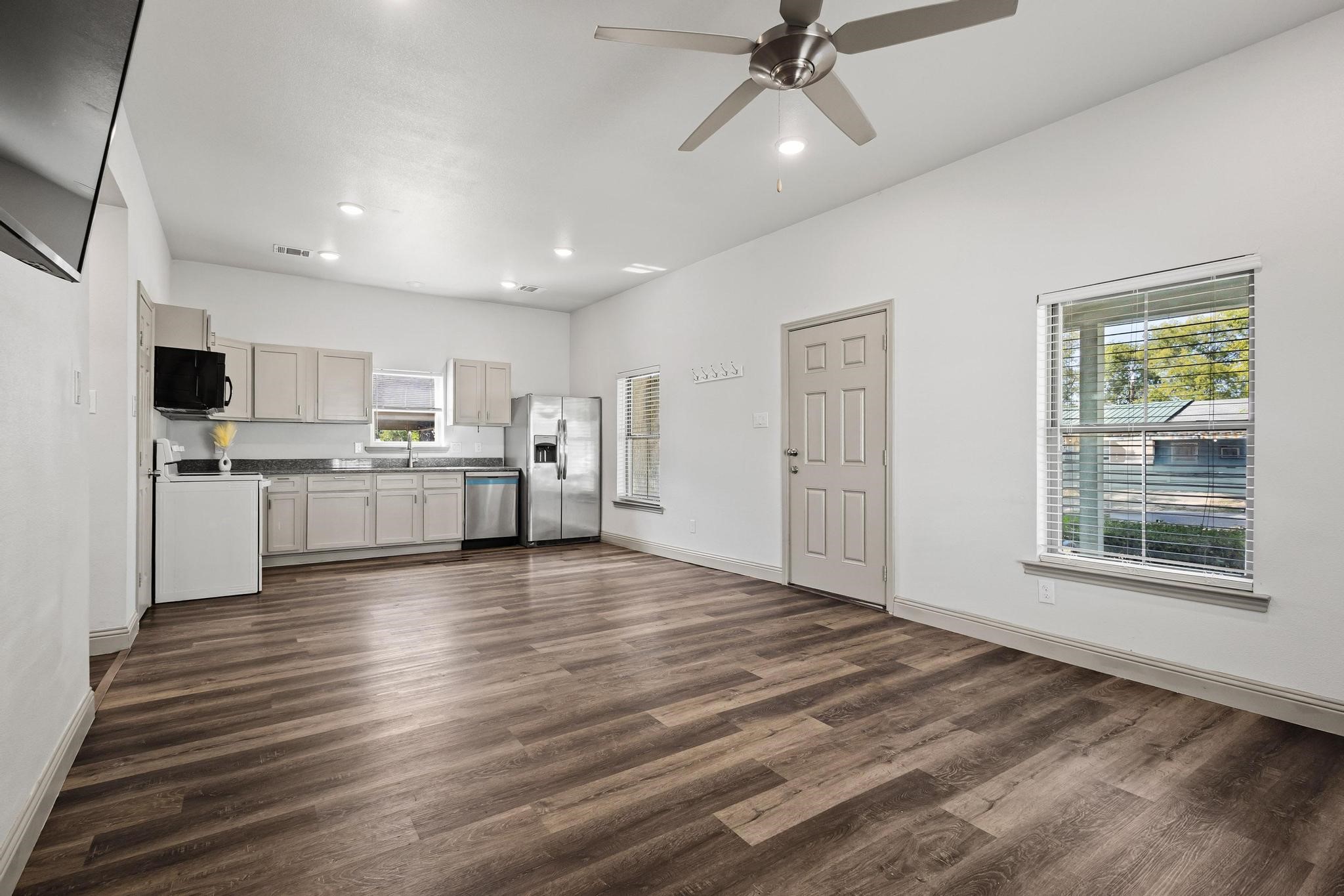 108 Holcombville Road Tom Bean TX 75489