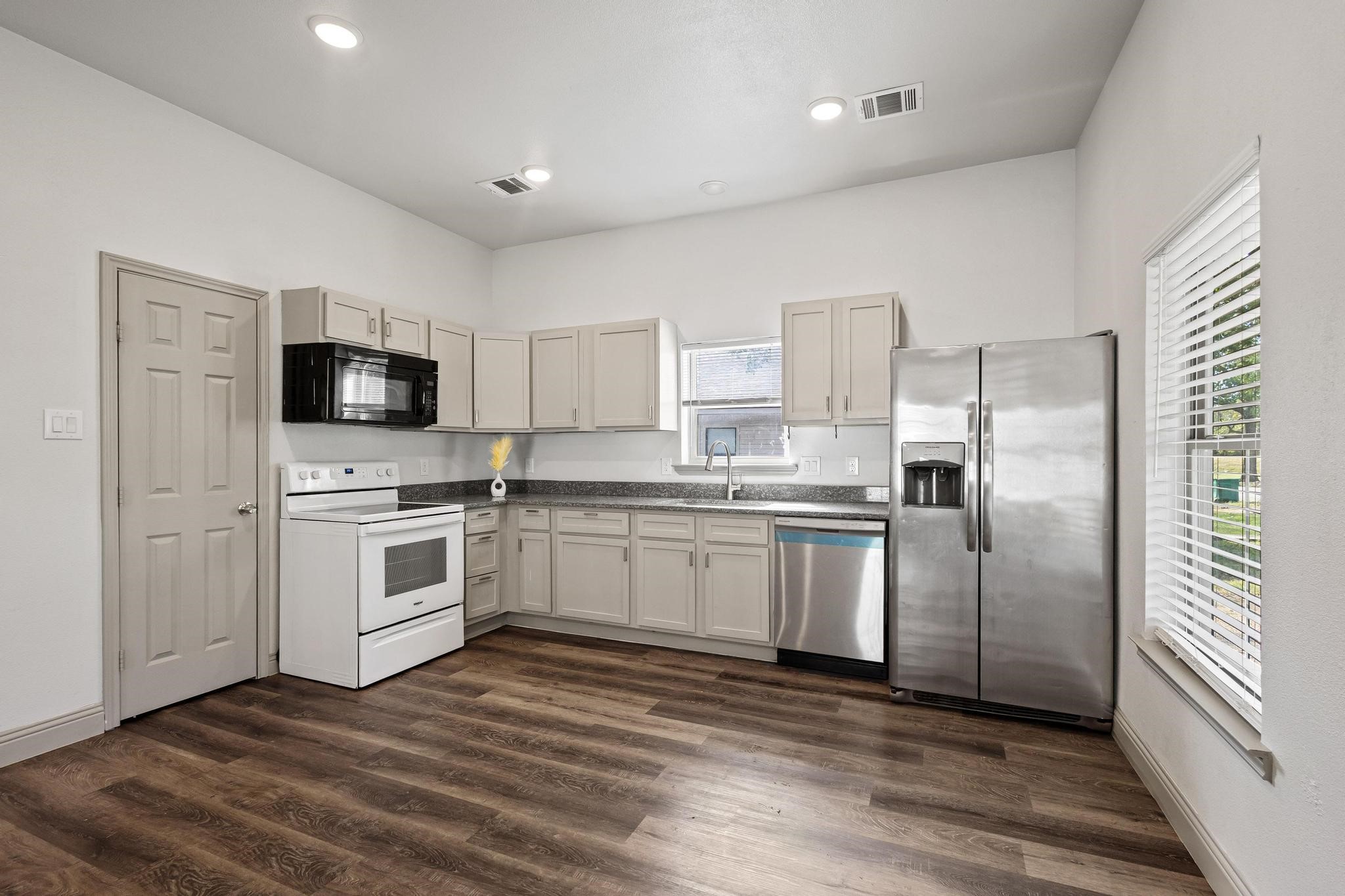 108 Holcombville Road Tom Bean TX 75489
