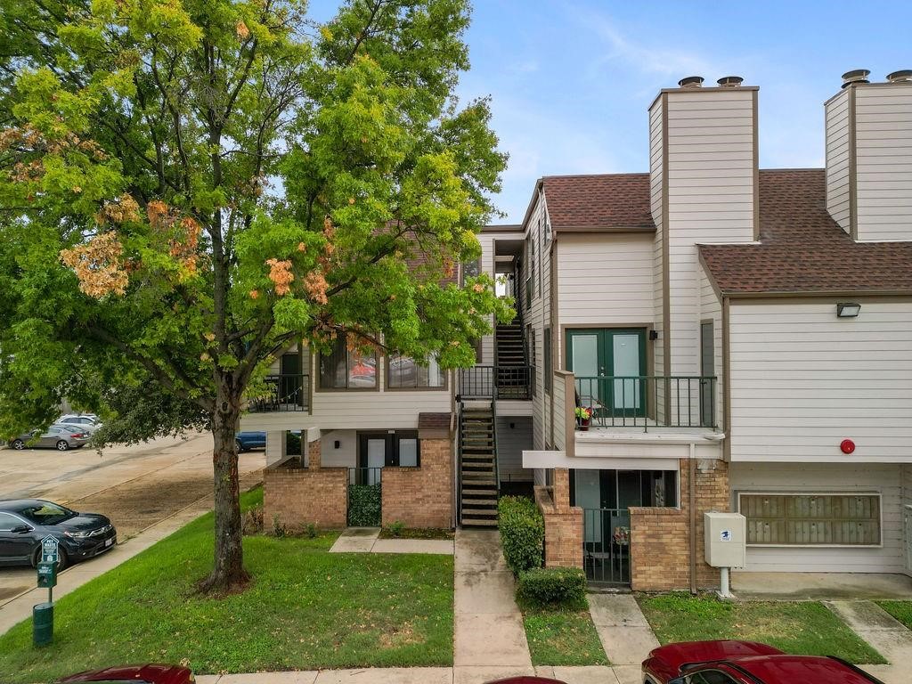 2300 Bamboo Drive Arlington TX 76006