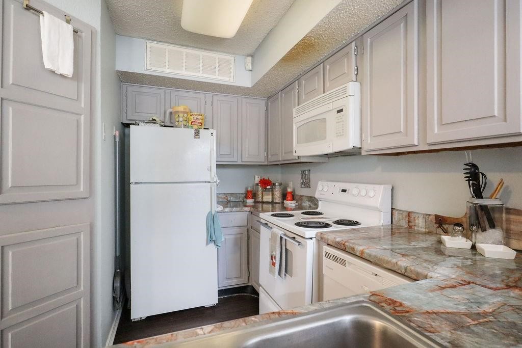 2300 Bamboo Drive Arlington TX 76006