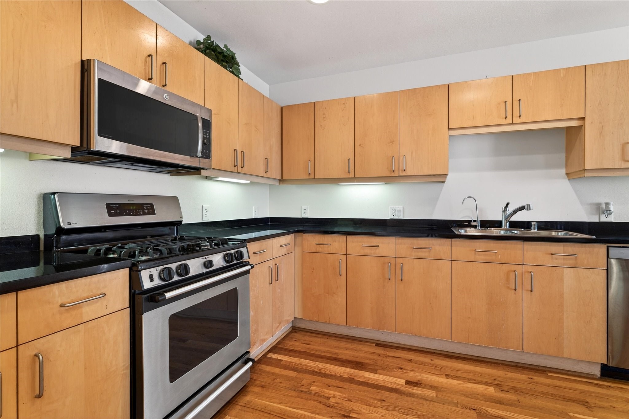 5055 Addison Circle Addison TX 75001