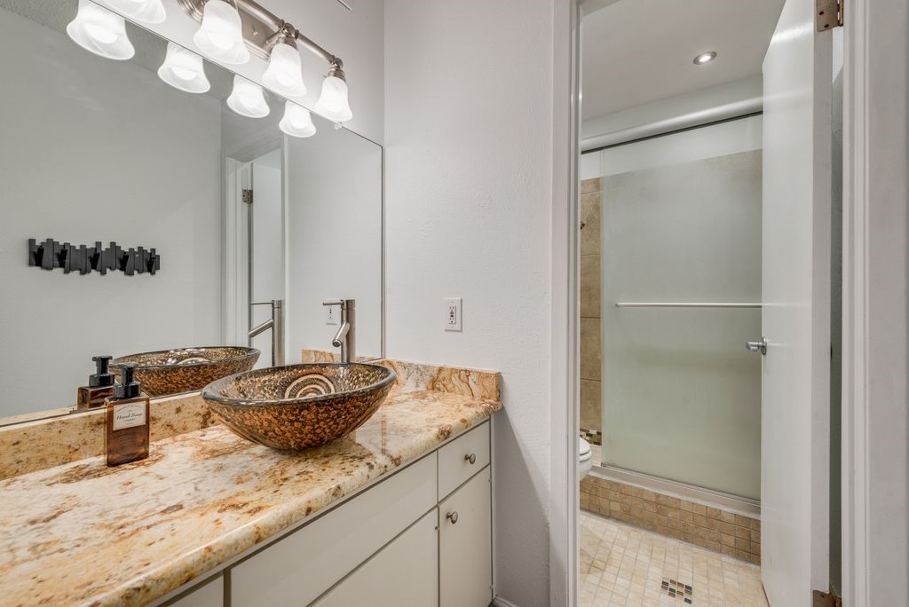 4845 Cedar Springs Road Dallas TX 75219