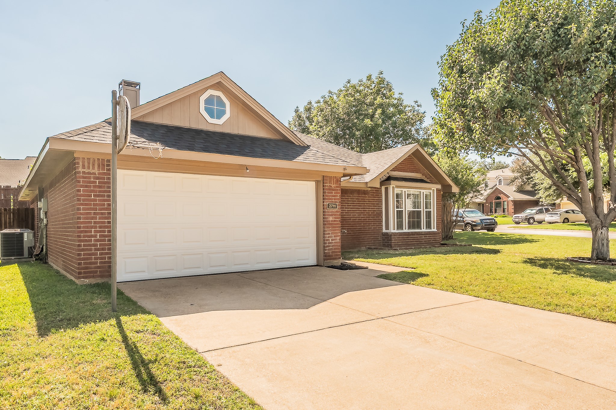 2711 Canterbury Street Euless TX 76039