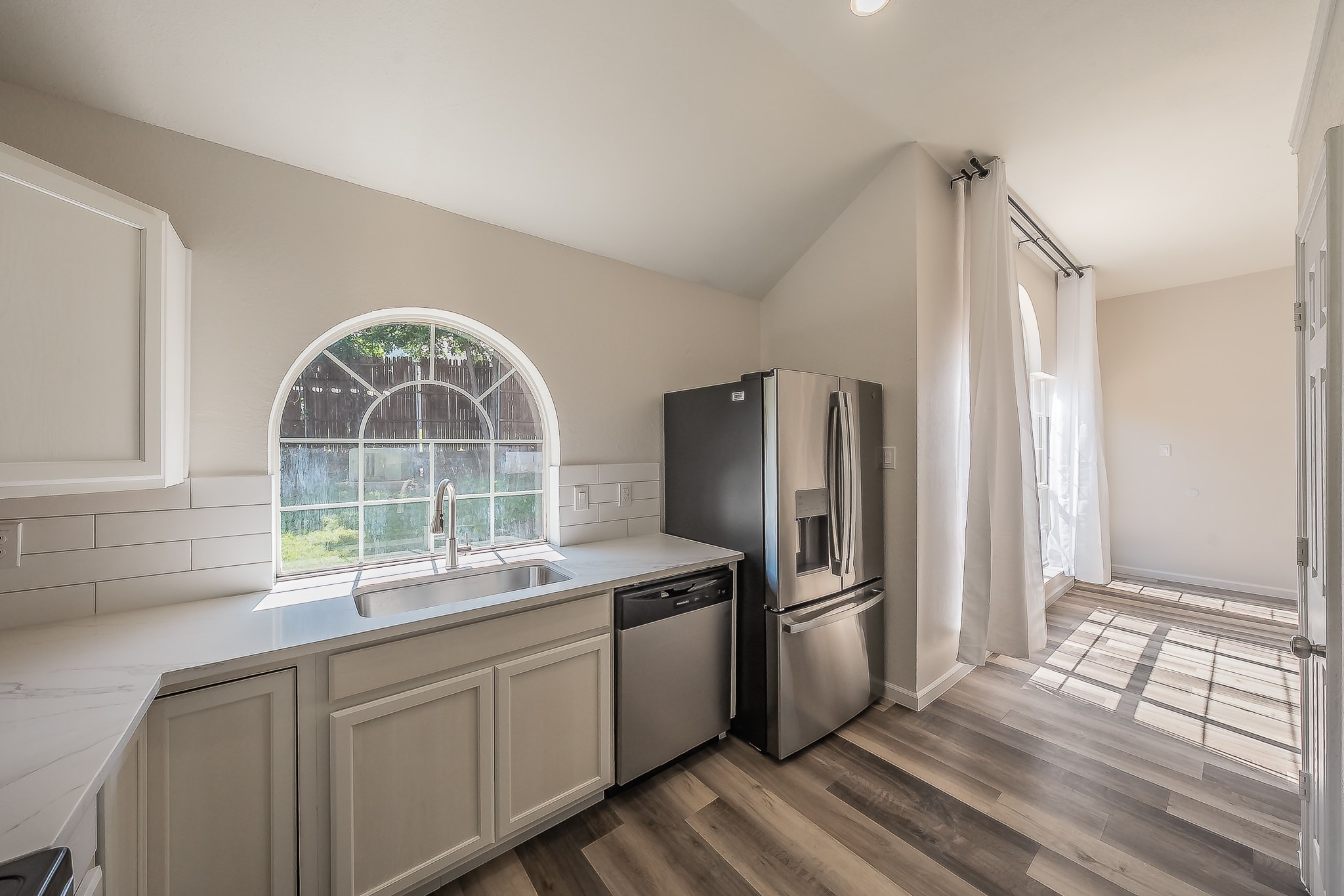 2711 Canterbury Street Euless TX 76039