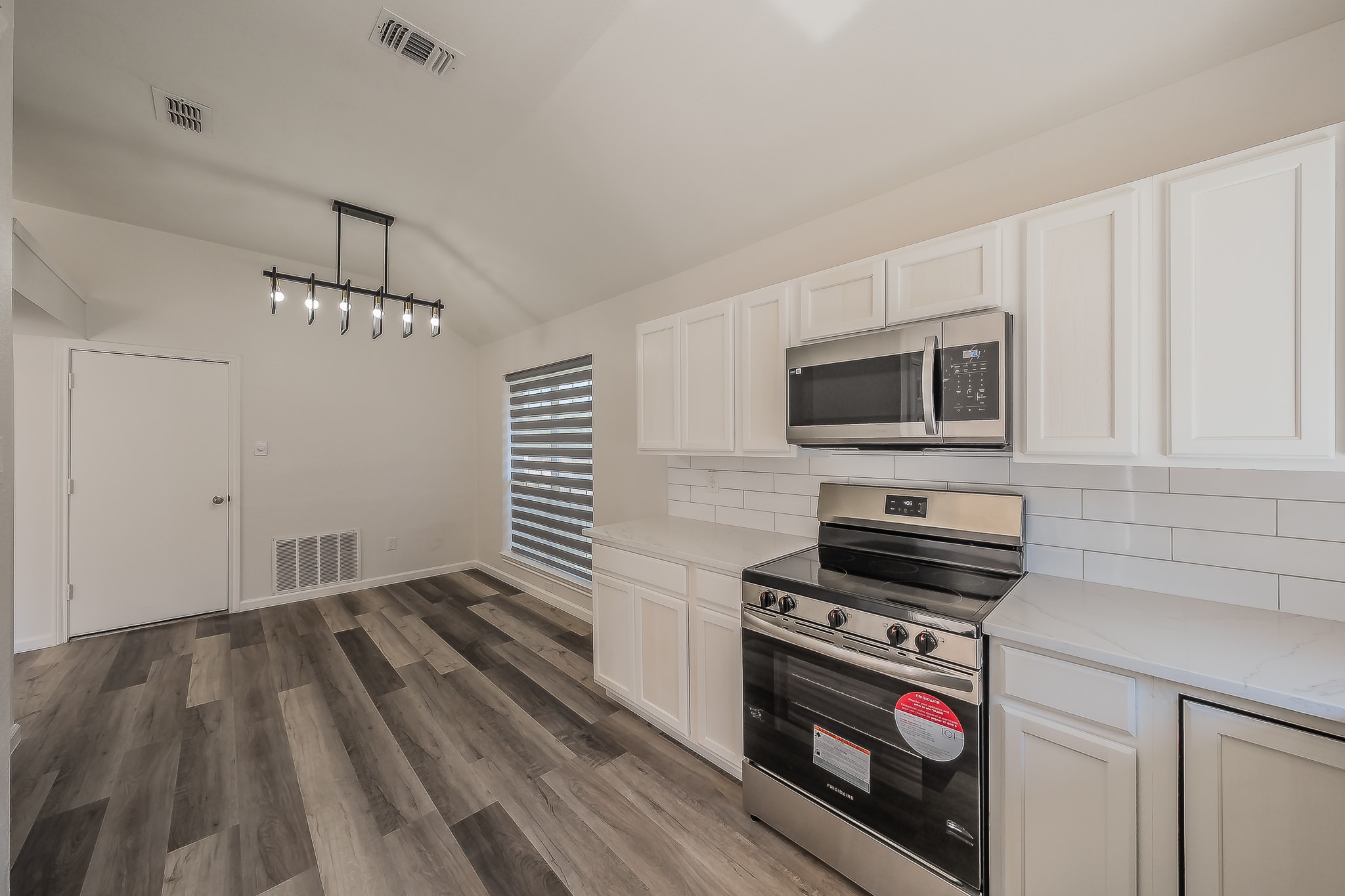 2711 Canterbury Street Euless TX 76039