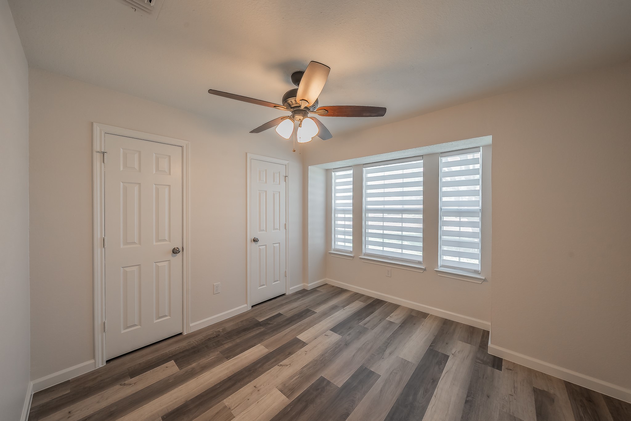2711 Canterbury Street Euless TX 76039